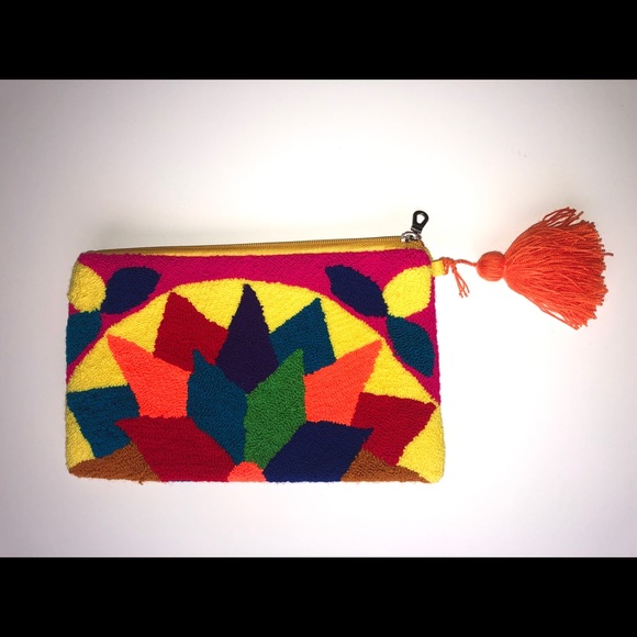 Authentic Handmade Colombian Wayuu Clutch - Picture 3 of 8